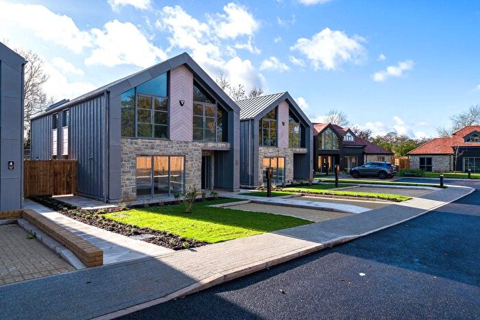 4 Bedroom Detached House For Sale In Westerham Heights, Hill Top Place, Westerham, Kent, TN16