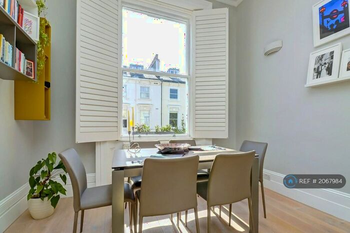 2 Bedroom Flat To Rent In Belsize Square, London, NW3