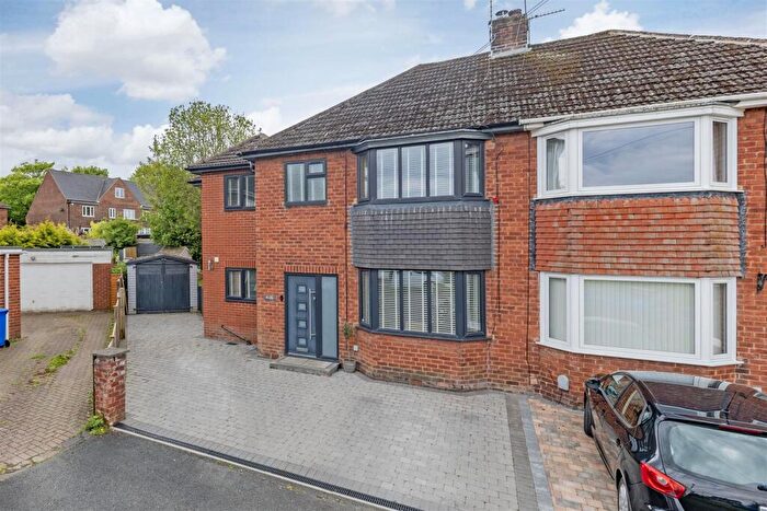 4 Bedroom Semi-Detached House For Sale In Ling Road, Walton, Chesterfield, S40