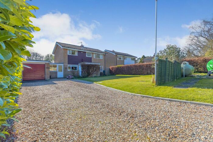 4 Bedroom Detached House For Sale In Beechwood Avenue, Aylmerton, Norwich, Norfolk, NR11