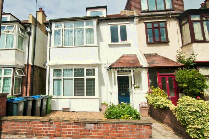 2 Bedroom Flat To Rent In Grayham Road, New Malden, KT3