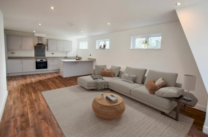 2 Bedroom Flat To Rent In Pampisford Road, South Croydon, CR2