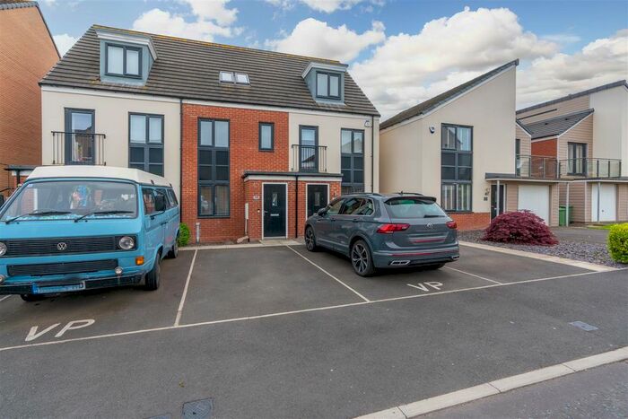 3 Bedroom Terraced House To Rent In Elmwood Park Gardens, Newcastle Upon Tyne, NE13