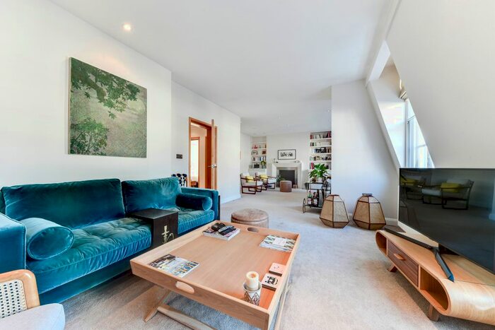 4 Bedroom Flat To Rent In Old Brompton Road, London, SW5