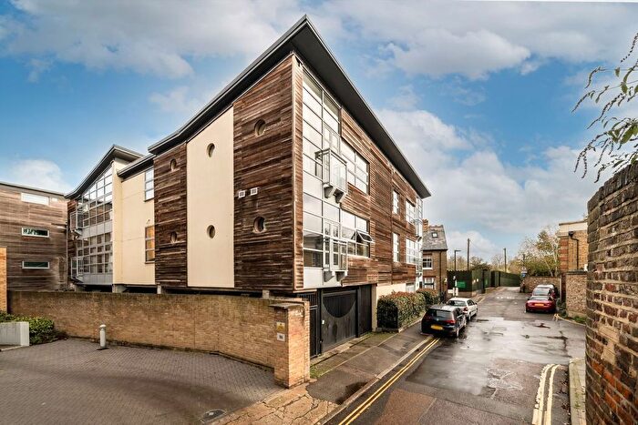 2 Bedroom Flat For Sale In Charleville Mews, Old Isleworth, TW7