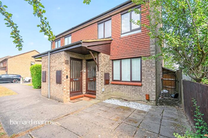 1 Bedroom Maisonette For Sale In Godwin Close, Epsom, KT19