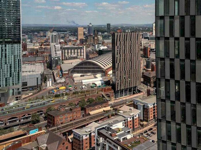 Apartment To Rent In Parking Space, Deansgate Square, Manchester, M15