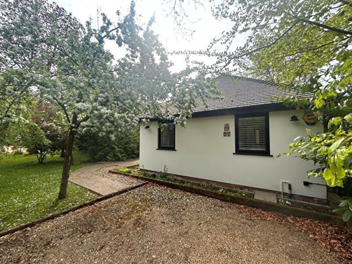 1 Bedroom Flat To Rent In Worplesdon, Surrey, GU3