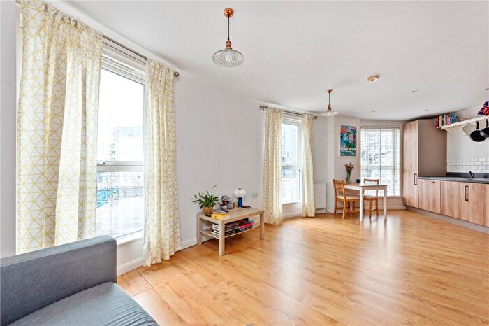 1 Bedroom Apartment For Sale In Queensland Road, London, N7