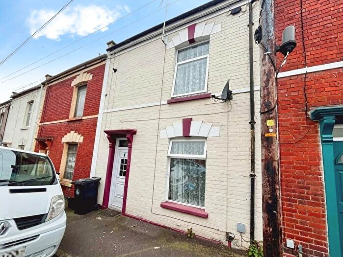 3 Bedroom Terraced House For Sale In Hanover Street, Barton Hill, Bristol, BS5