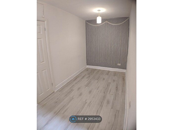 1 Bedroom Flat To Rent In Dock Road, Tilbury, RM18