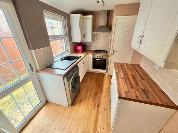2 Bedroom Terraced House To Rent In Moreton Road South, Luton, LU2