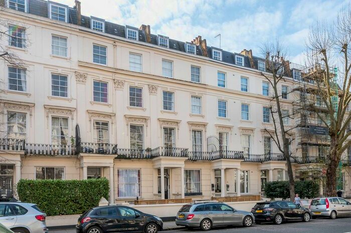 2 Bedroom Flat To Rent In Clifton Gardens, Little Venice, London, W9
