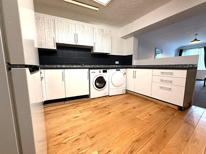 2 Bedroom Detached Bungalow To Rent In Penparcau, Aberystwyth, SY23