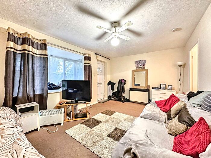 1 Bedroom Studio To Rent In Knights Manor Way, Dartford, DA1