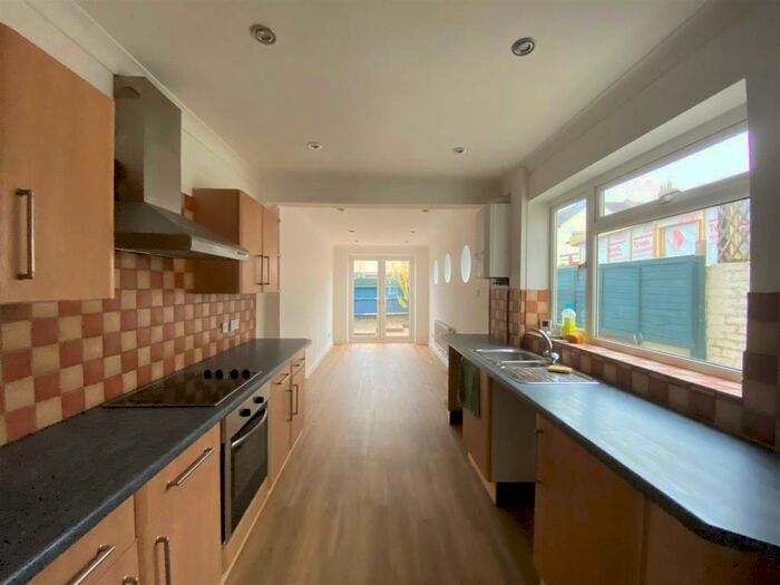 3 Bedroom Terraced House To Rent In Evelyn Avenue, Newhaven, BN9