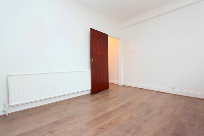 3 Bedroom Flat To Rent In Pinner Road, North Harrow, Harrow, HA1