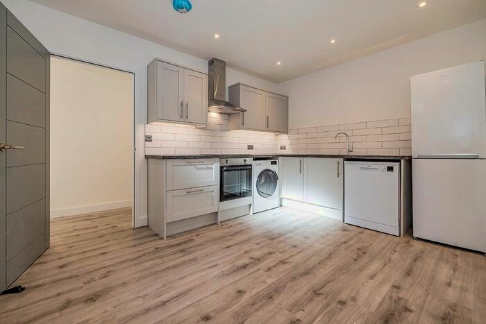 2 Bedroom Flat To Rent In High Street, Watford, Hertfordshire, WD17