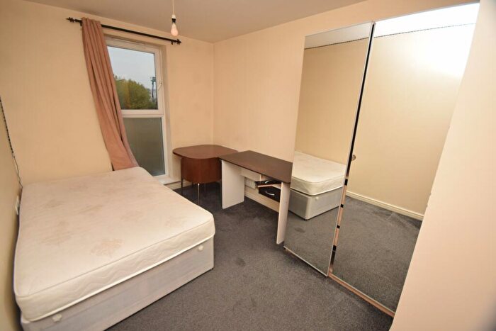 2 Bedroom Apartment To Rent In Parkhouse Court, Hatfield, AL10
