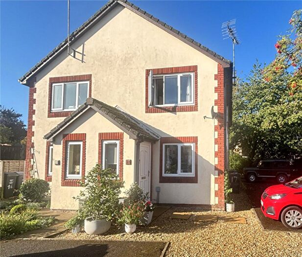 Terraced House To Rent In Maud Close, Devizes, Wiltshire, SN10