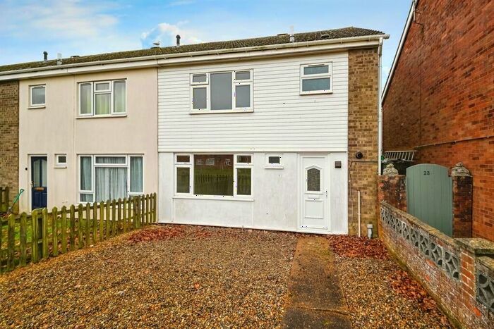 3 Bedroom End Of Terrace House To Rent In Westfields, King's Lynn, PE30
