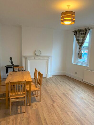 2 Bedroom Flat To Rent In Grand Parade, Green Lanes, London, N4