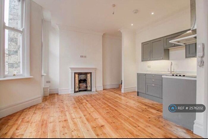 1 Bedroom Flat To Rent In Southampton, Southampton, SO14