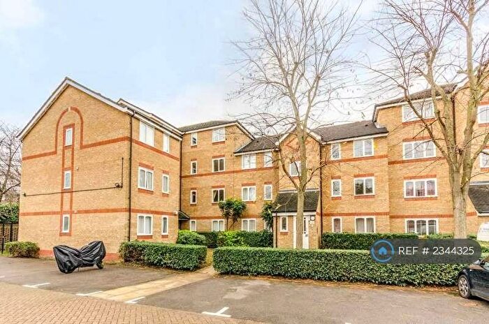 2 Bedroom Flat To Rent In Telegraph Place, London, E14