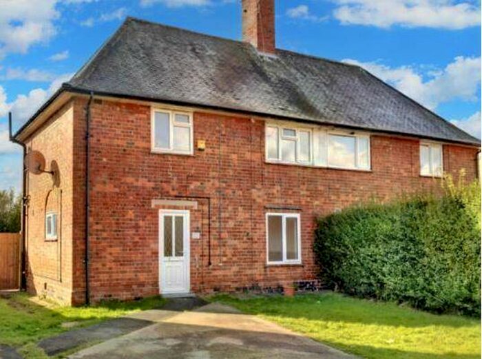 3 Bedroom Semi-Detached House To Rent In Brayton Crescent, NG6