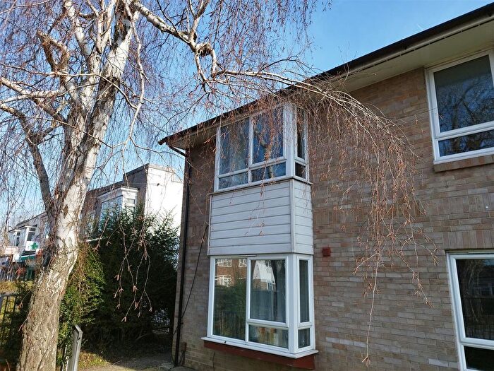 1 Bedroom Property To Rent In Widgeons, Pitsea, Basildon, SS13