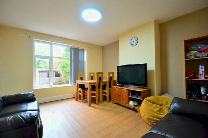 7 Bedroom Semi-Detached House To Rent In Gibbins Road Student Property - Selly Oak, Birmingham, B29