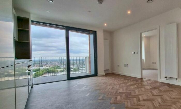 1 Bedroom Apartment To Rent In Skyline Apartments, Makers Yard, London, E3