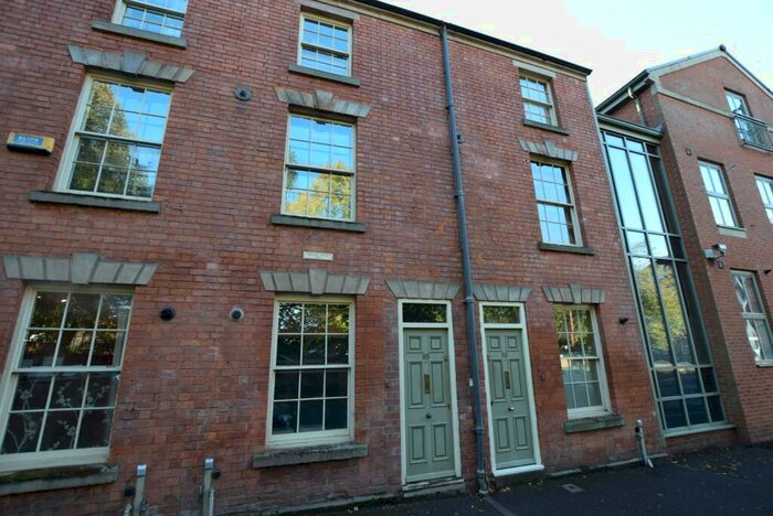 2 Bedroom Town House To Rent In Bridge Street, Derby, Derbyshire, DE1
