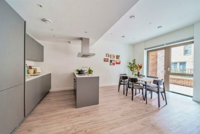 1 Bedroom Apartment To Rent In Bed, Nd Floor Swale At Woodstock House In Anchors Point, E16