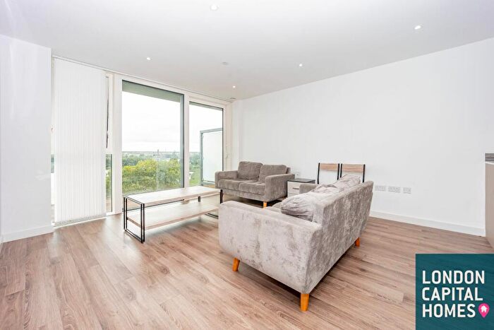 2 Bedroom Apartment To Rent In Skylark Point, Newnton Close, London, N4