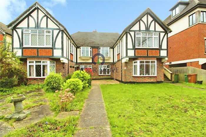 2 Bedroom Flat To Rent In Grove Road, Sutton, Surrey, SM1