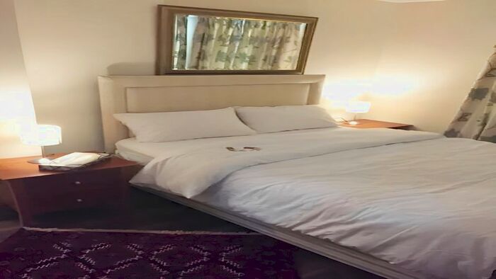 2 Bedroom Flat To Rent In Russell Road, London, W14