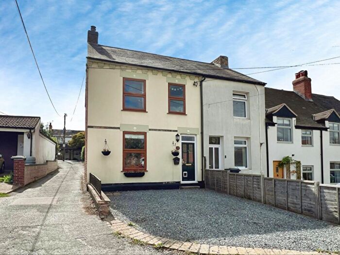 3 Bedroom Semi-Detached House For Sale In School Street, Swadlincote, DE12