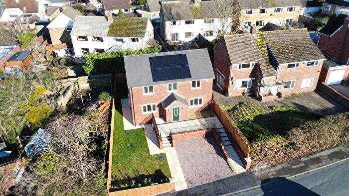 3 Bedroom Detached House To Rent In Woods Orchard Road, Tuffley, Gloucester, GL4