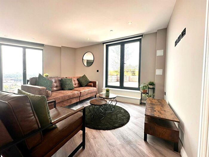 2 Bedroom Apartment To Rent In Springwell Gardens, Springwell Road, Leeds, LS12