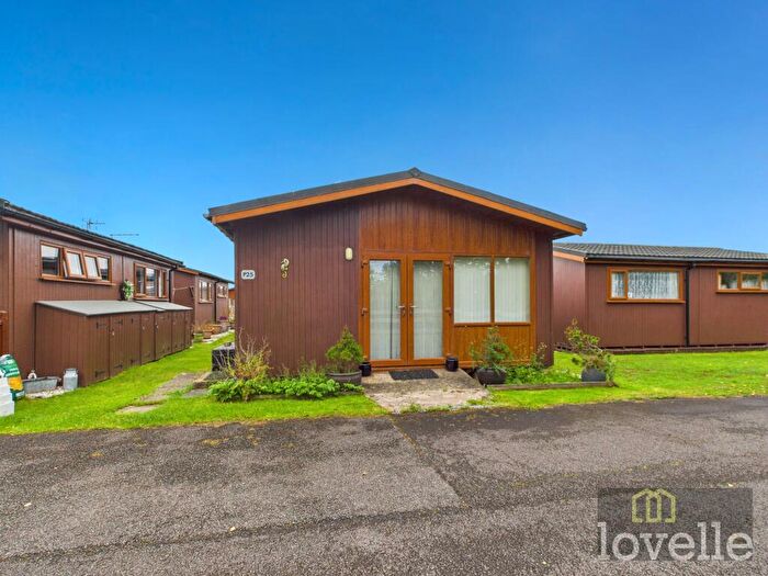 2 Bedroom Chalet For Sale In Mablethorpe Chalet Park, Mablethorpe, LN12