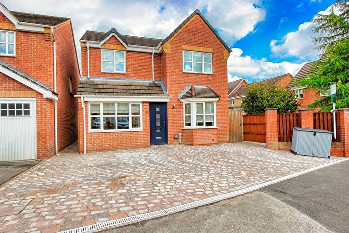 3 Bedroom Detached House For Sale In Worcester Close, Clay Cross, S45