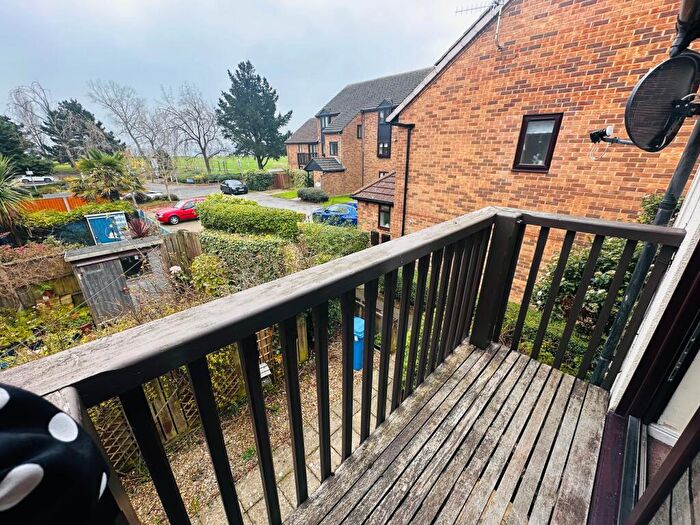 2 Bedroom Flat To Rent In Catalina Drive, Poole, BH15