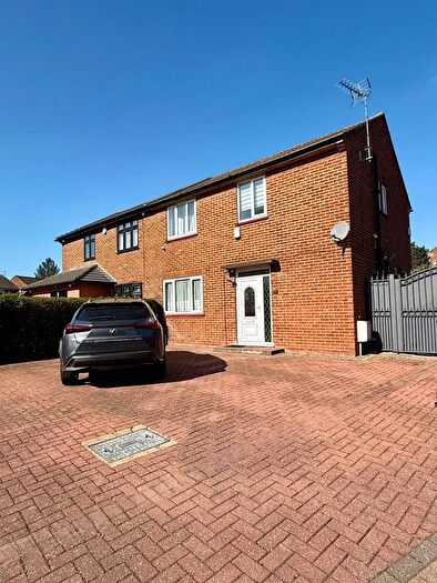 3 Bedroom Property To Rent In Bushfield Crescent, Edgware, HA8