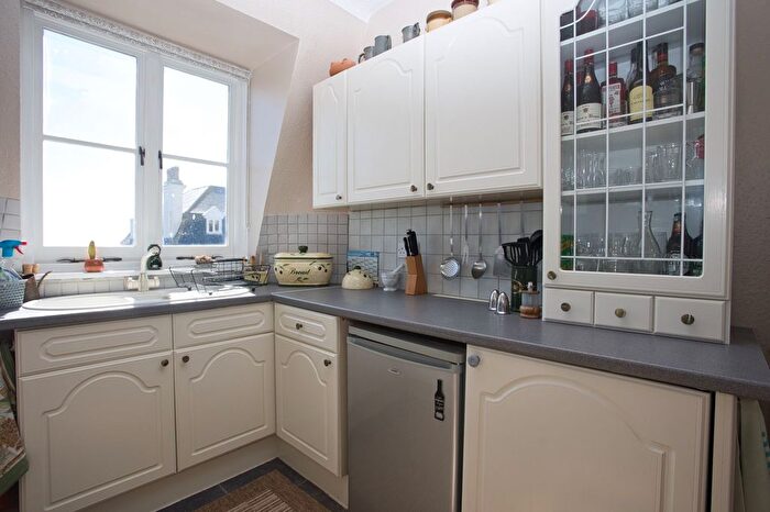 2 Bedroom Flat For Sale In Clifton Crescent, Folkestone, CT20