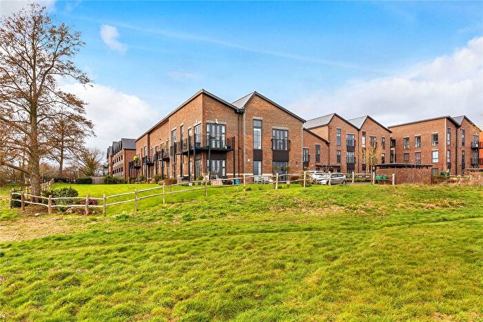 1 Bedroom Flat For Sale In Gresham Park Road, Woking, Surrey, GU22