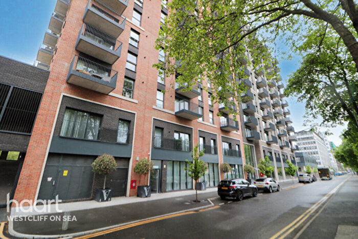 1 Bedroom Apartment For Sale In Victoria Avenue, Southend-on-Sea, SS2