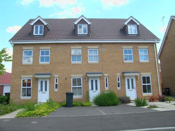 3 Bedroom Property To Rent In Scholars Walk, Langley, Slough, SL3