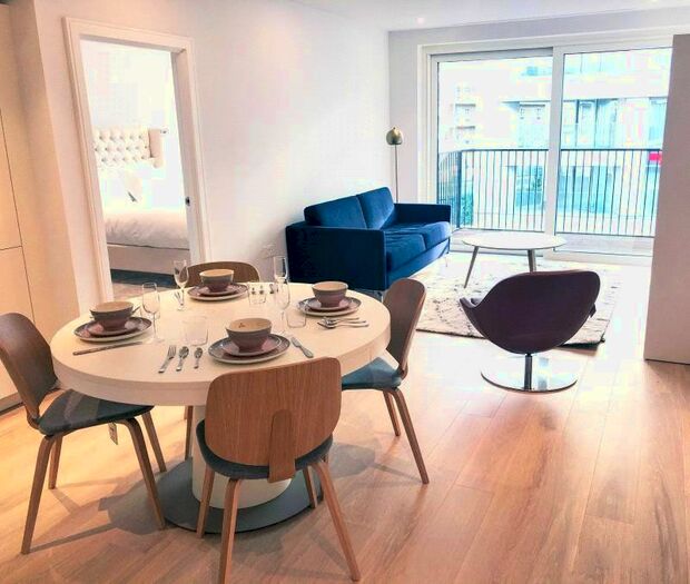 2 Bedroom Flat To Rent In Lockgate Road, London, SW6