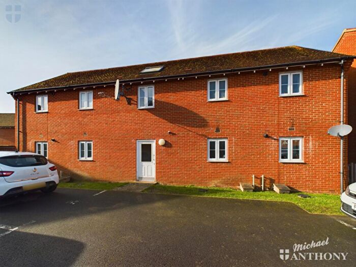1 Bedroom Flat For Sale In Musket Path, Aylesbury, HP19